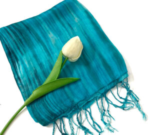 foulard en soie turquoise de qualite